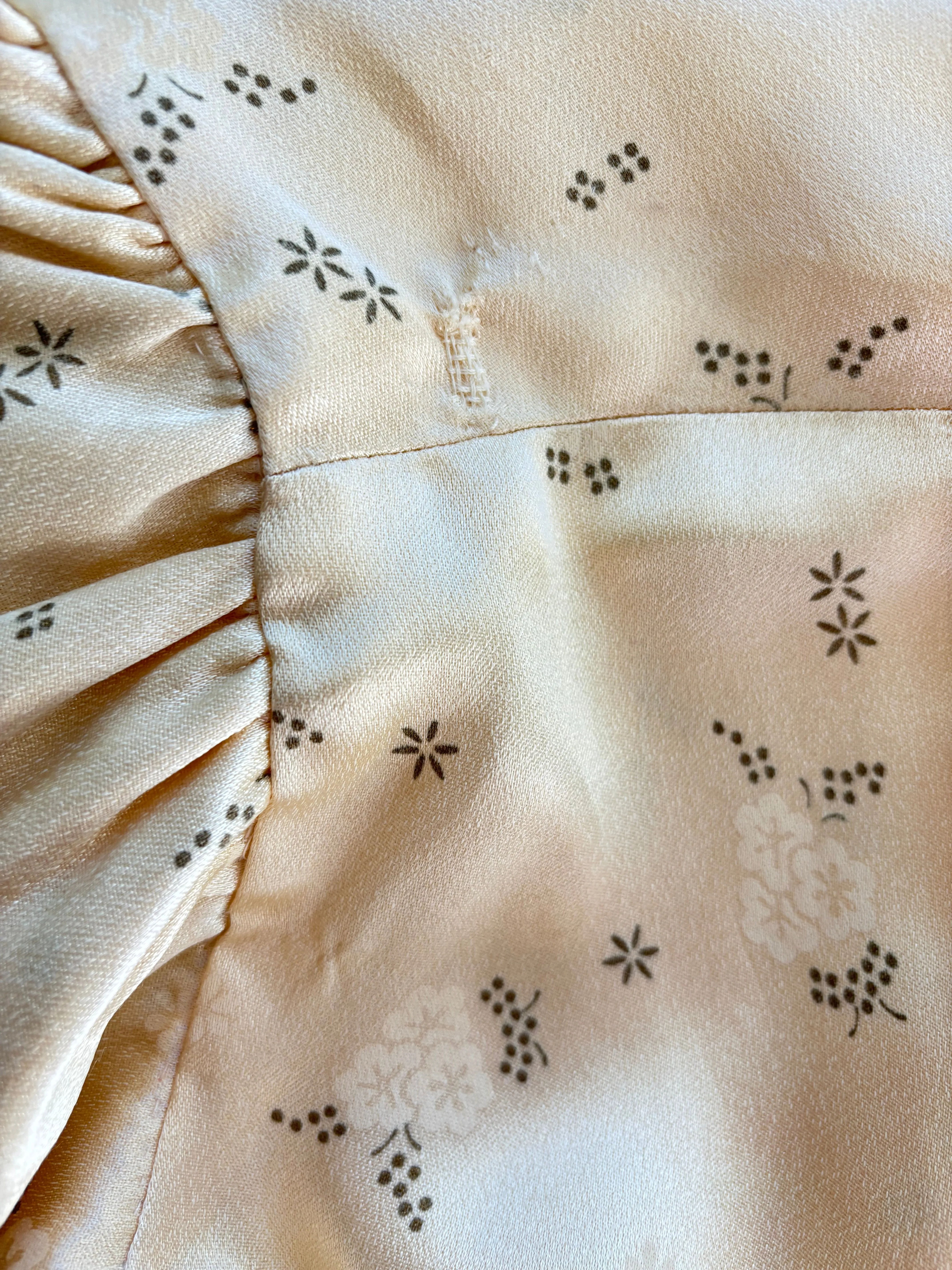 1930s Printed Buttercream Satin Flutter Sleeve Bolero Style Cropped Blouse