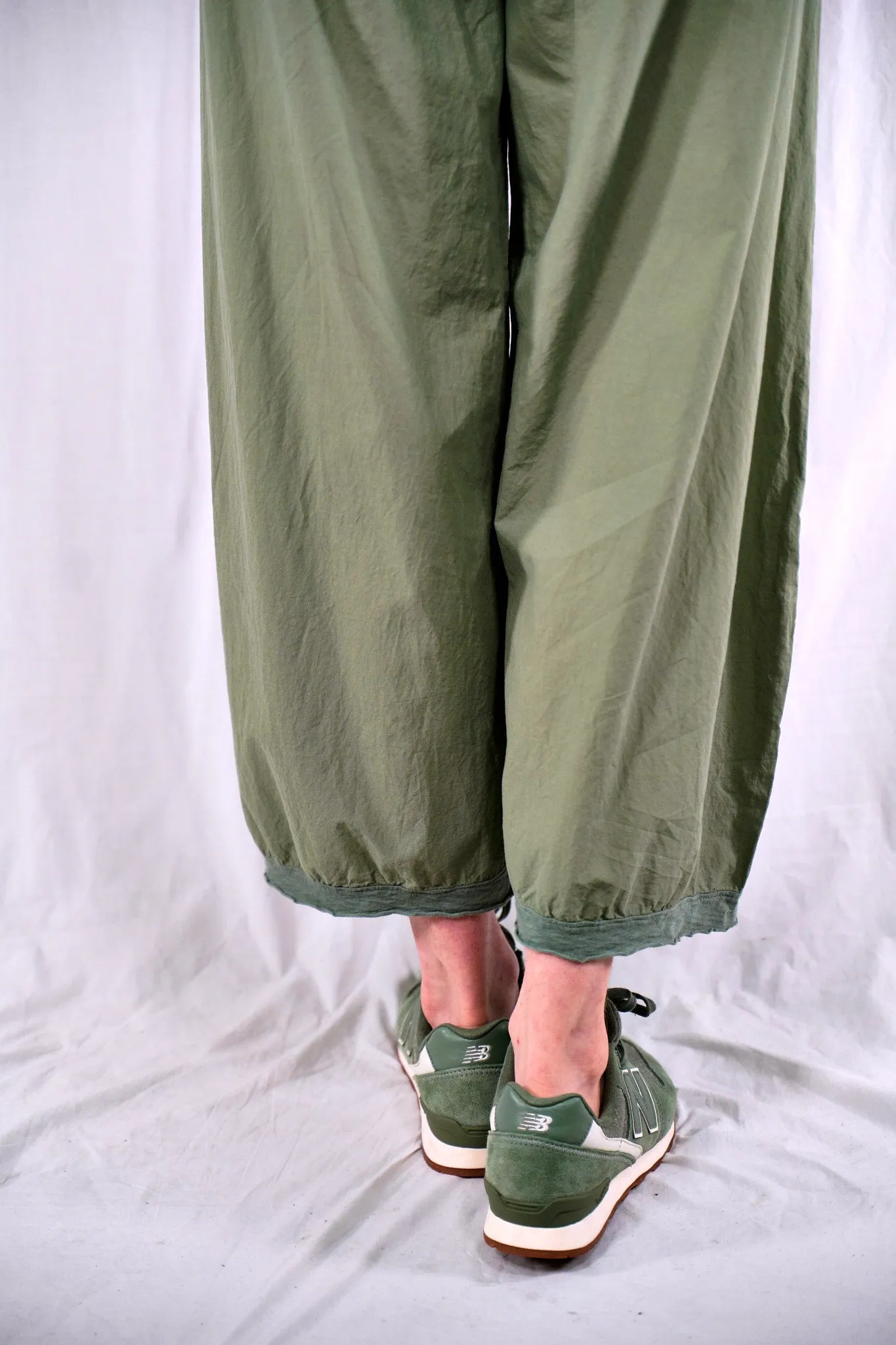 3347 Cloud Lawn Pant Olive Leaf