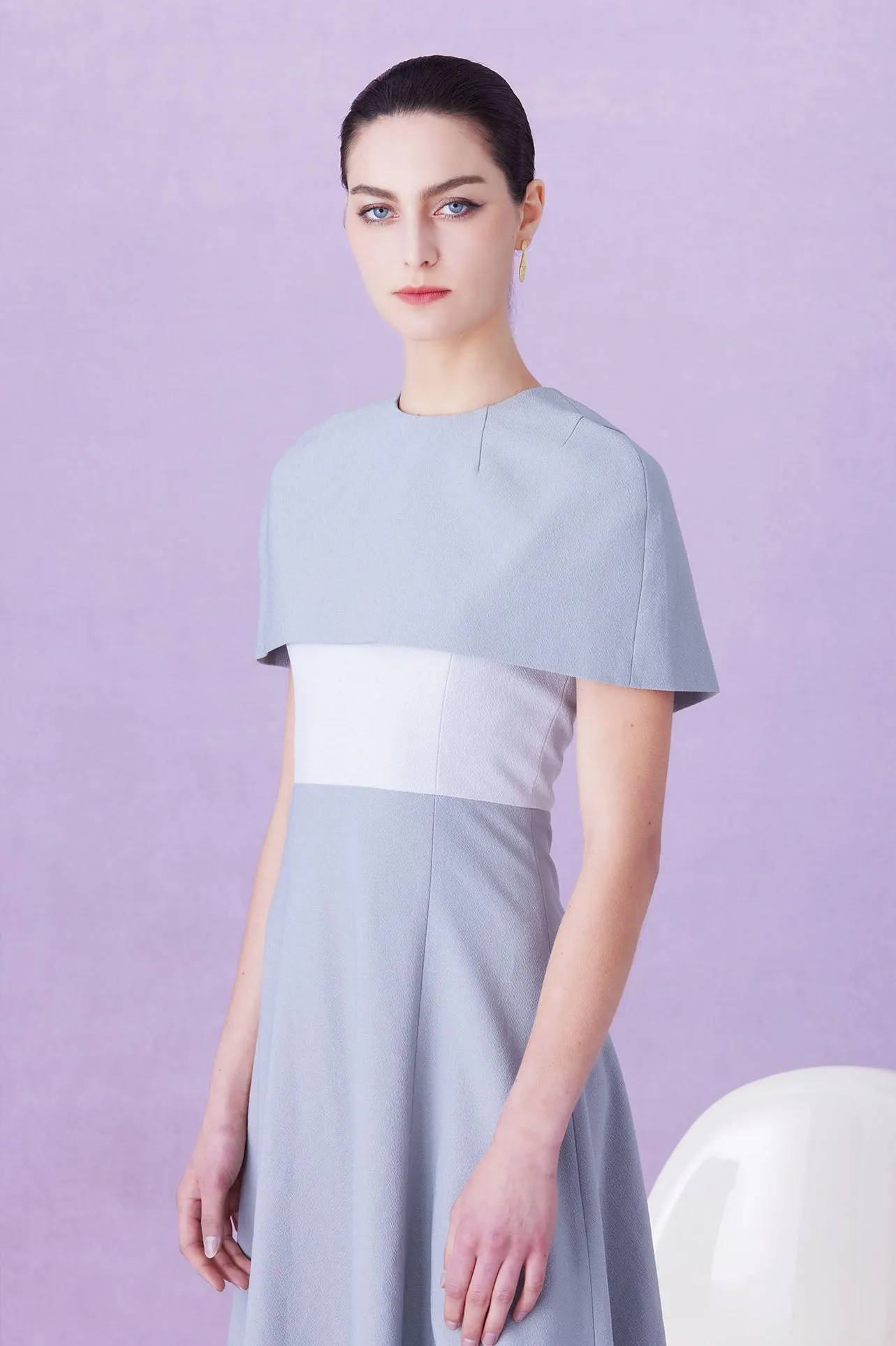 A-SILHOUETTE DRESS IN GREY