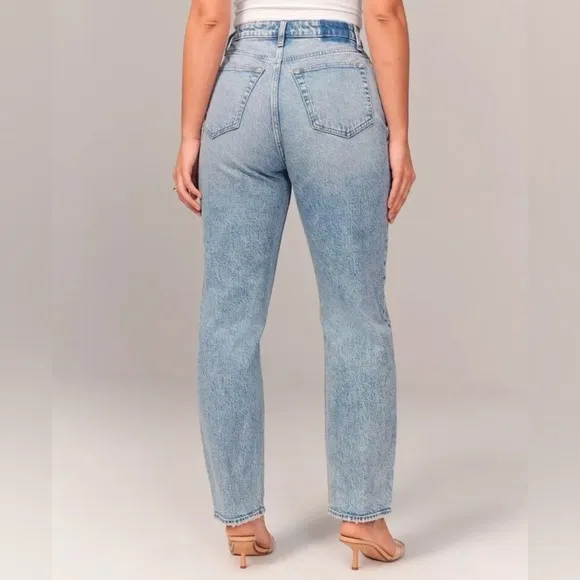 Abercrombie &amp; Fitch The Dad High Rise Distressed Curve Love Jeans.
