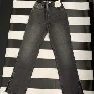 ABERCROMBIE AND FITCH 90s STRAIGHT ULTRA STRAIGHT