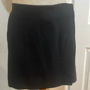 Ann Taylor loft black skort skirt shorts pockets polyester black women’s size 0