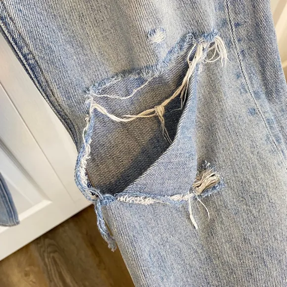 Aritzia Denim Forum Jeans The Joni High Rise Loose 29L Size 25 Light Blue