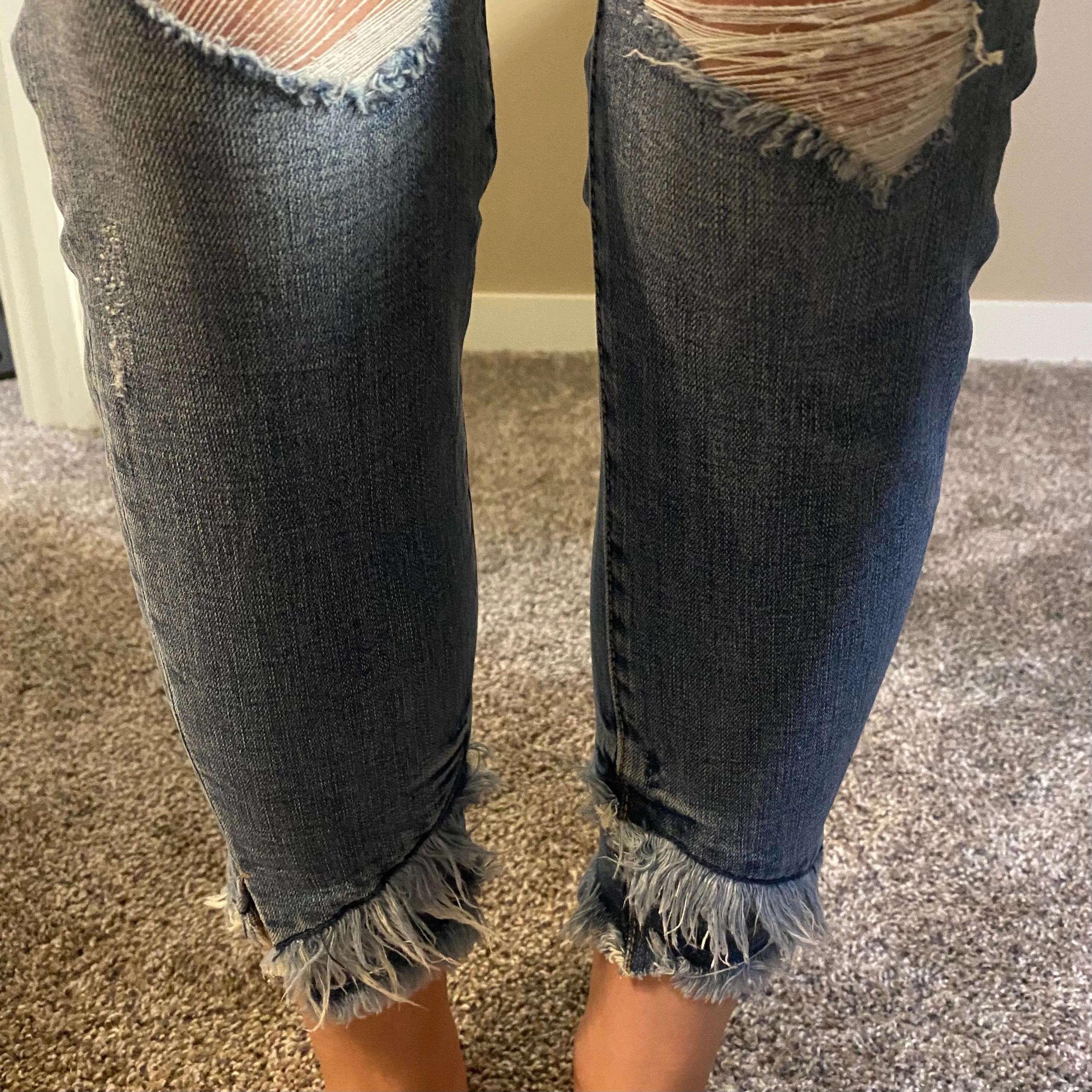 Avery Kancan Mid Rise Ankle Skinny Jeans