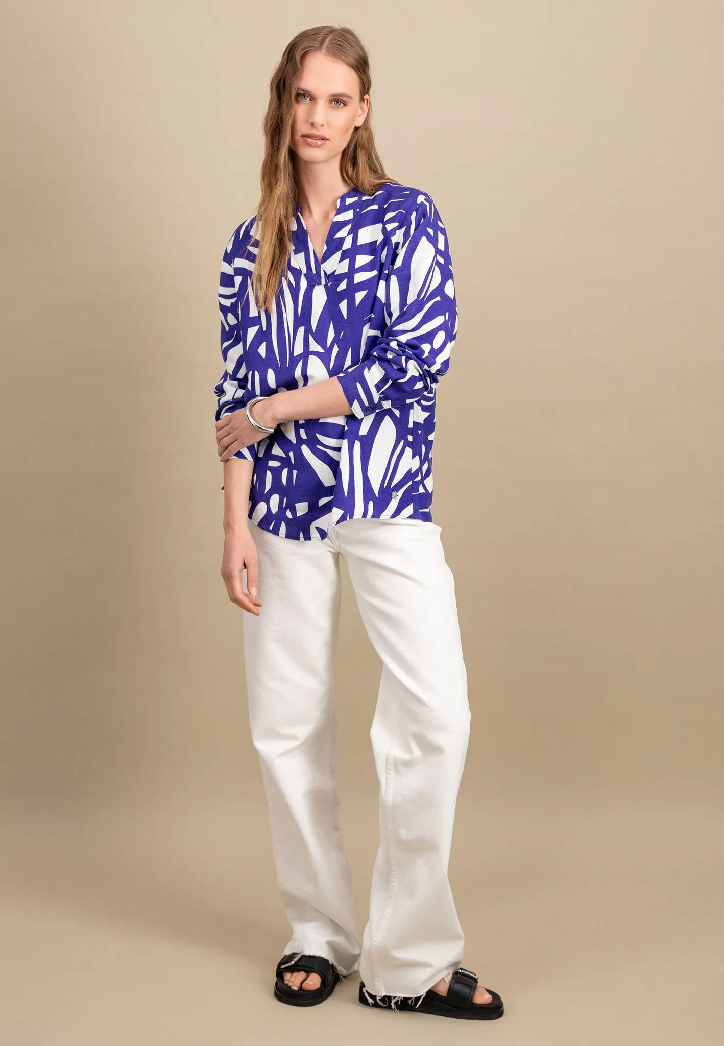 Bluse aus Leinenmix mit Tunika-Kragen