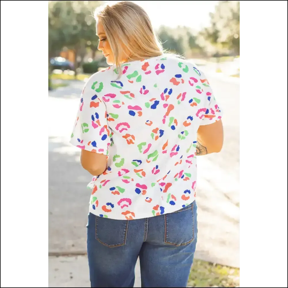 Chic White Leopard Print T-shirt: Roar , Babe! 🐆 Needful Things Approved!