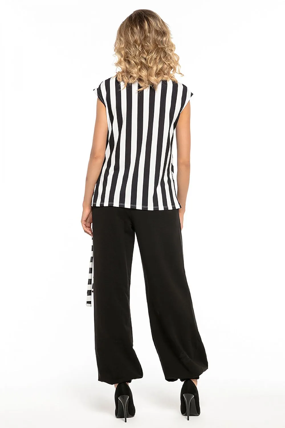 Elegant Aladdin Trousers with Ankle Tie