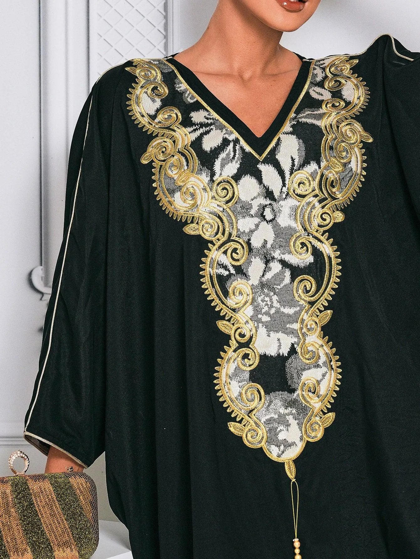 Embroidered Cocoon Tassel Abayas ME00168