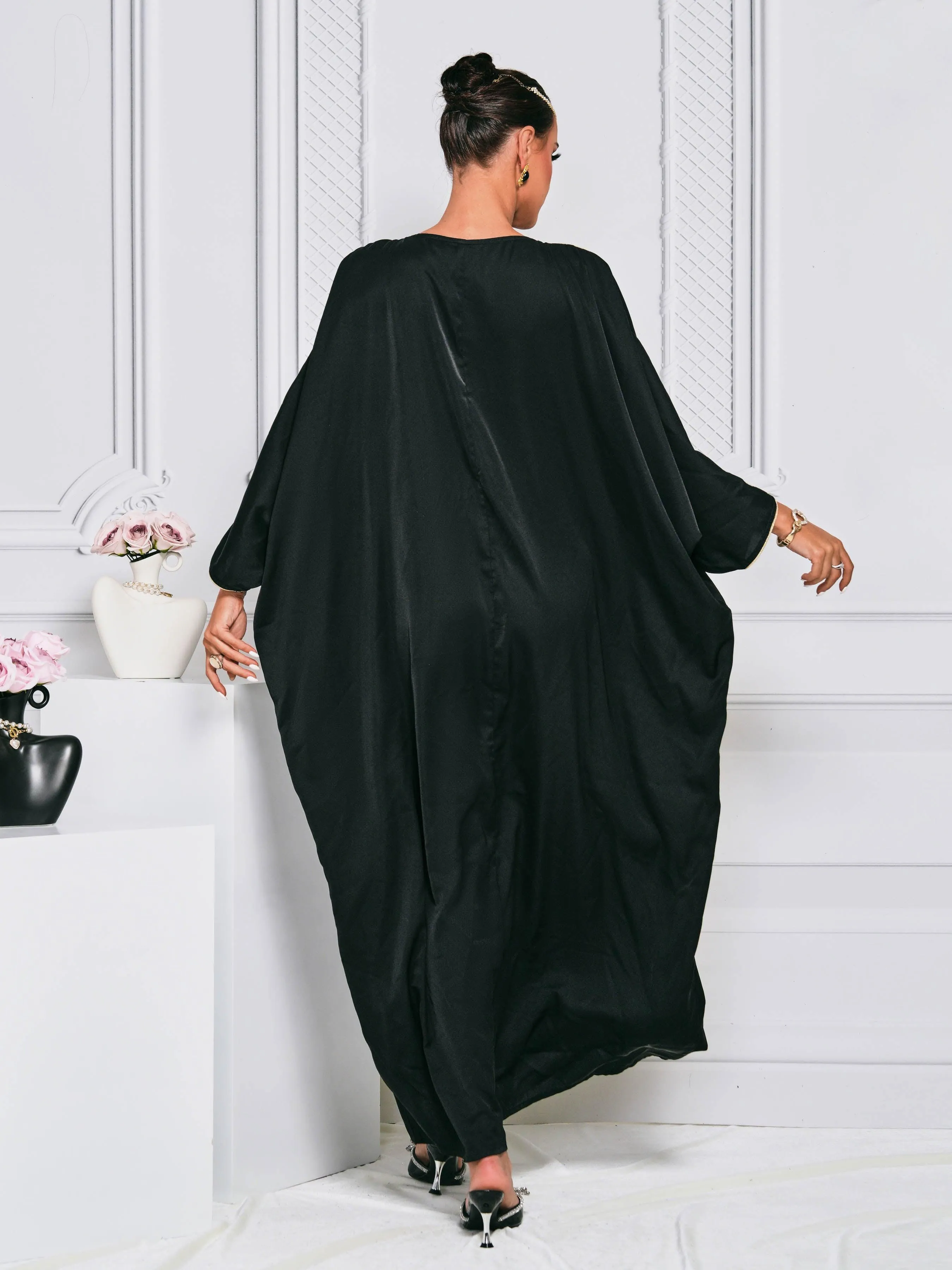 Embroidered Cocoon Tassel Abayas ME00168