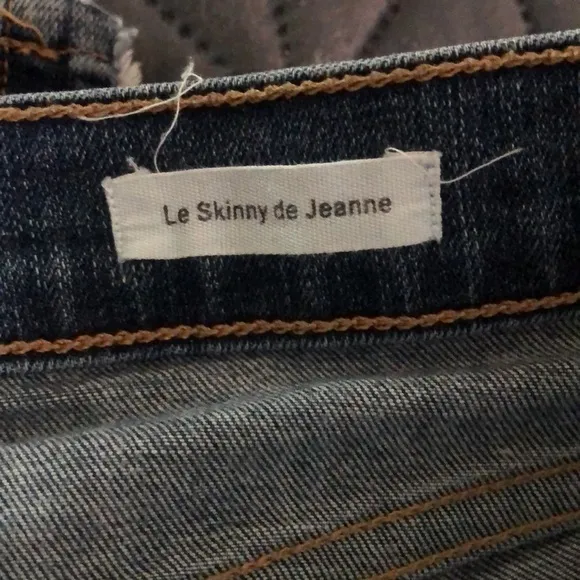 FRAME le skinny de Jeanne chew hem jeans