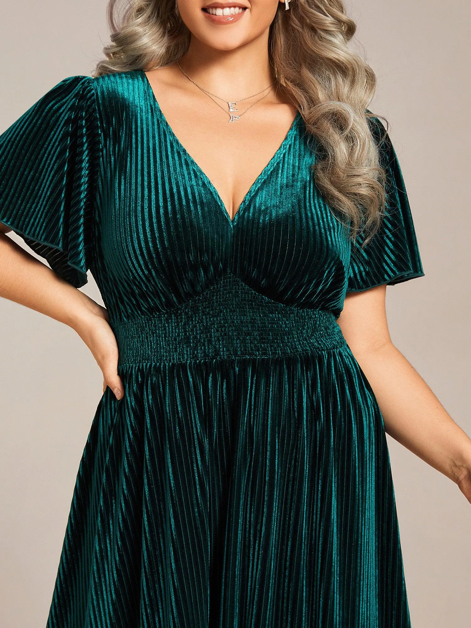 Grande taille Robe d'invité de mariage mi-longue en velours d'automne à manches courtes et col en V gracieux