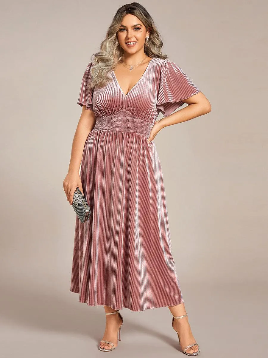 Grande taille Robe d'invité de mariage mi-longue en velours d'automne à manches courtes et col en V gracieux