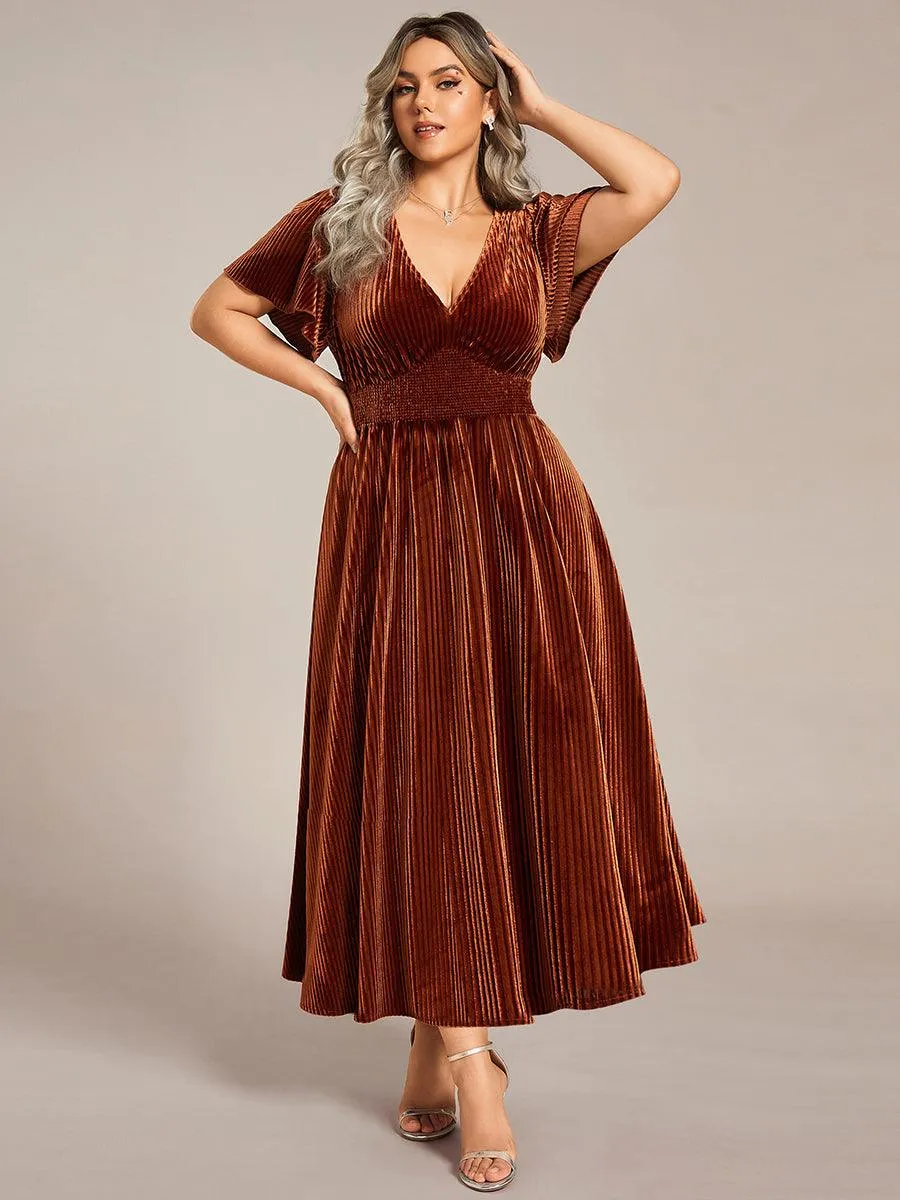 Grande taille Robe d'invité de mariage mi-longue en velours d'automne à manches courtes et col en V gracieux