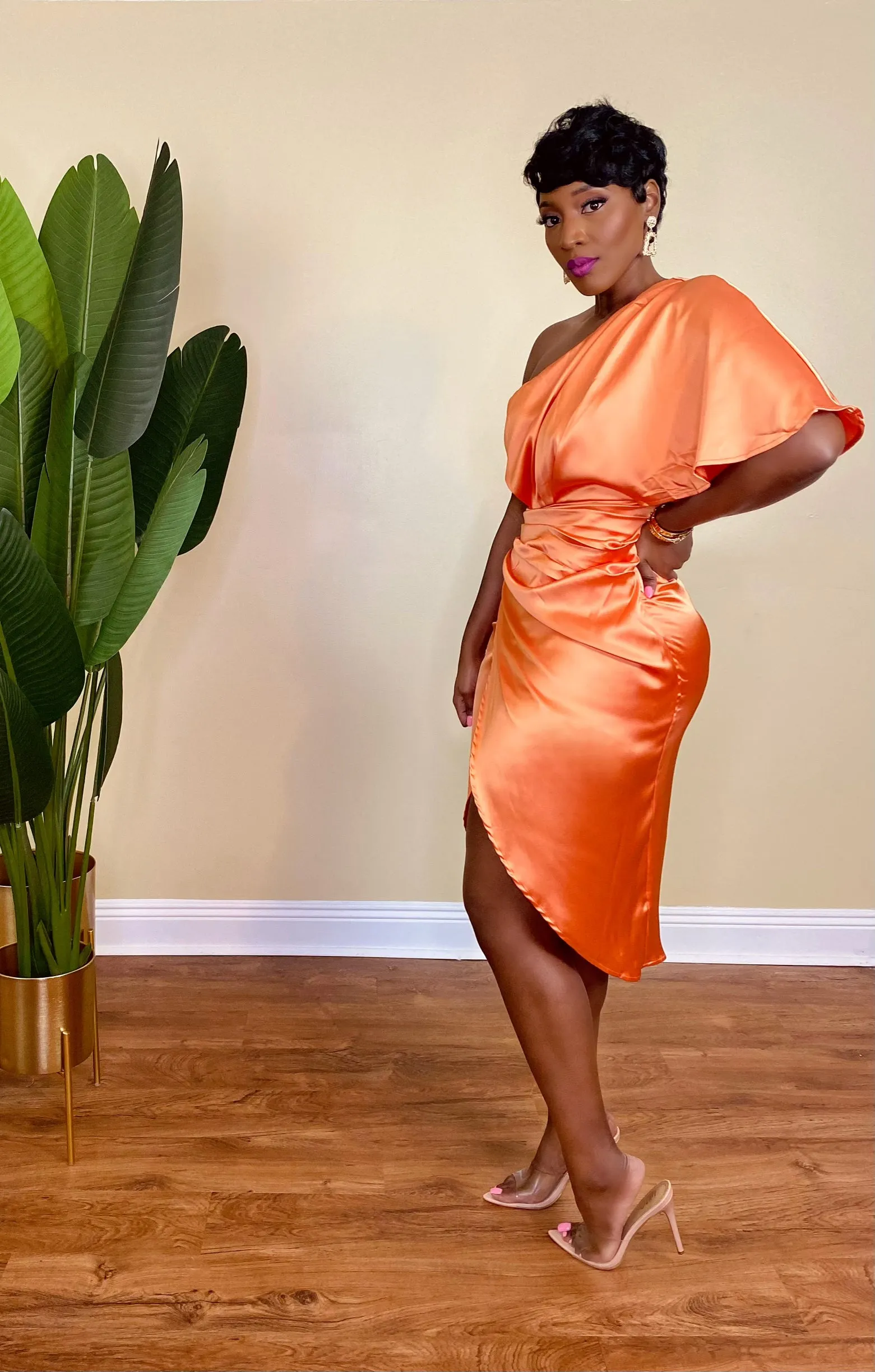 HOLIDAY STRUT DRESS (ORANGE)