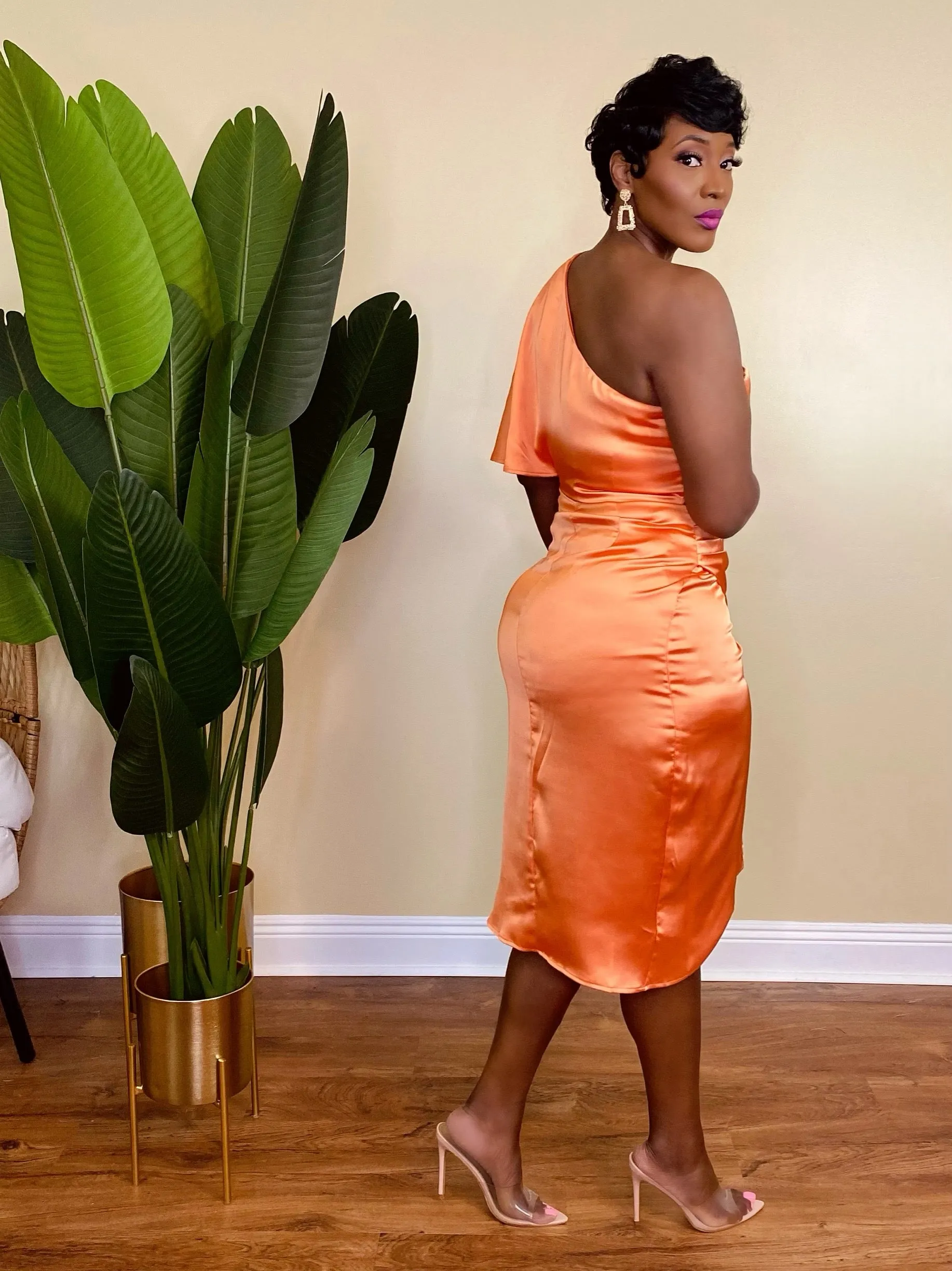 HOLIDAY STRUT DRESS (ORANGE)
