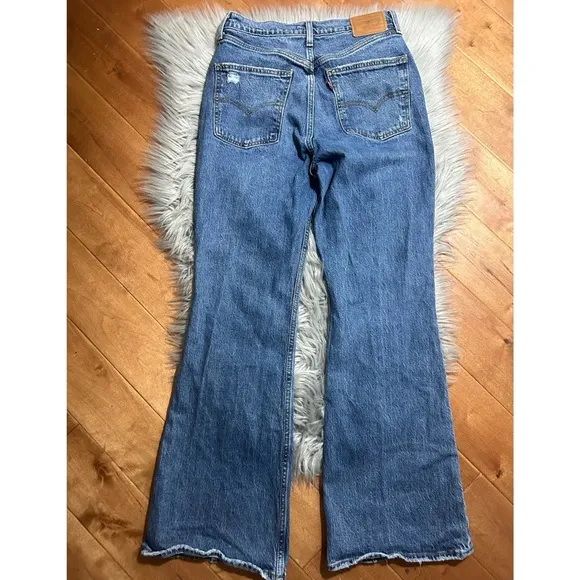 🌟HOST PICK🌟LEVI'S PREMIUM  DARK WASH 70S HIGH RISE STRETCH FLARE JEANS Sz29