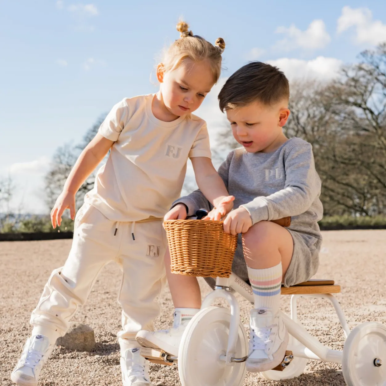 Initial Child signature sweatshirt - Embroidery