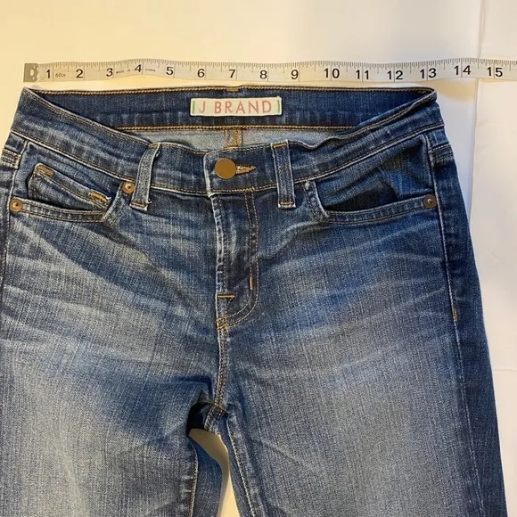 J Brand blue jeans size 25. Revolve. Made in USA. Cotton blend.
