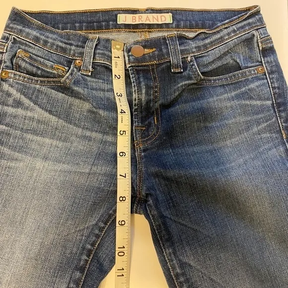 J Brand blue jeans size 25. Revolve. Made in USA. Cotton blend.