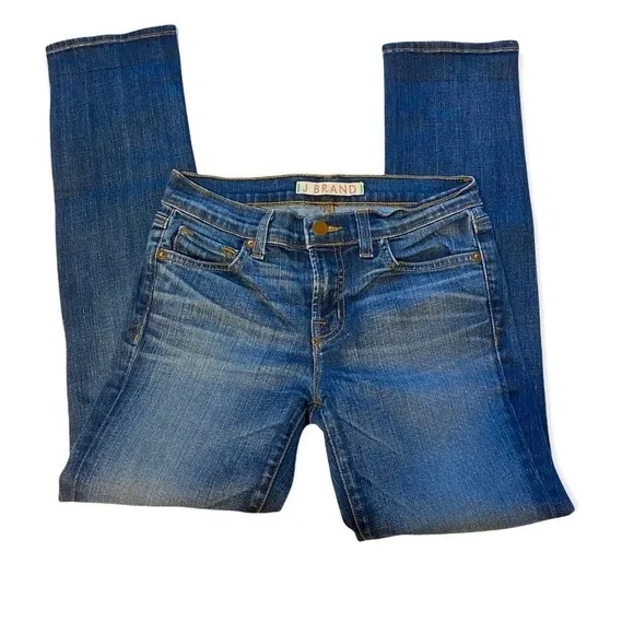 J Brand blue jeans size 25. Revolve. Made in USA. Cotton blend.