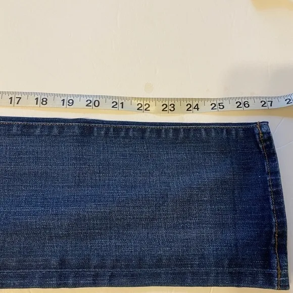 J Brand blue jeans size 25. Revolve. Made in USA. Cotton blend.