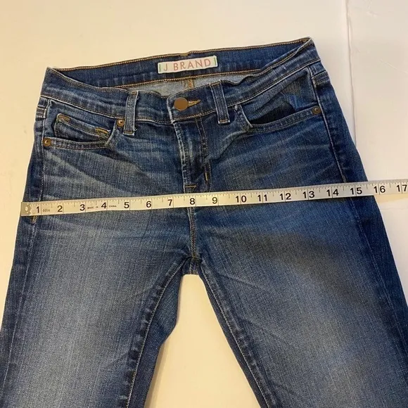 J Brand blue jeans size 25. Revolve. Made in USA. Cotton blend.