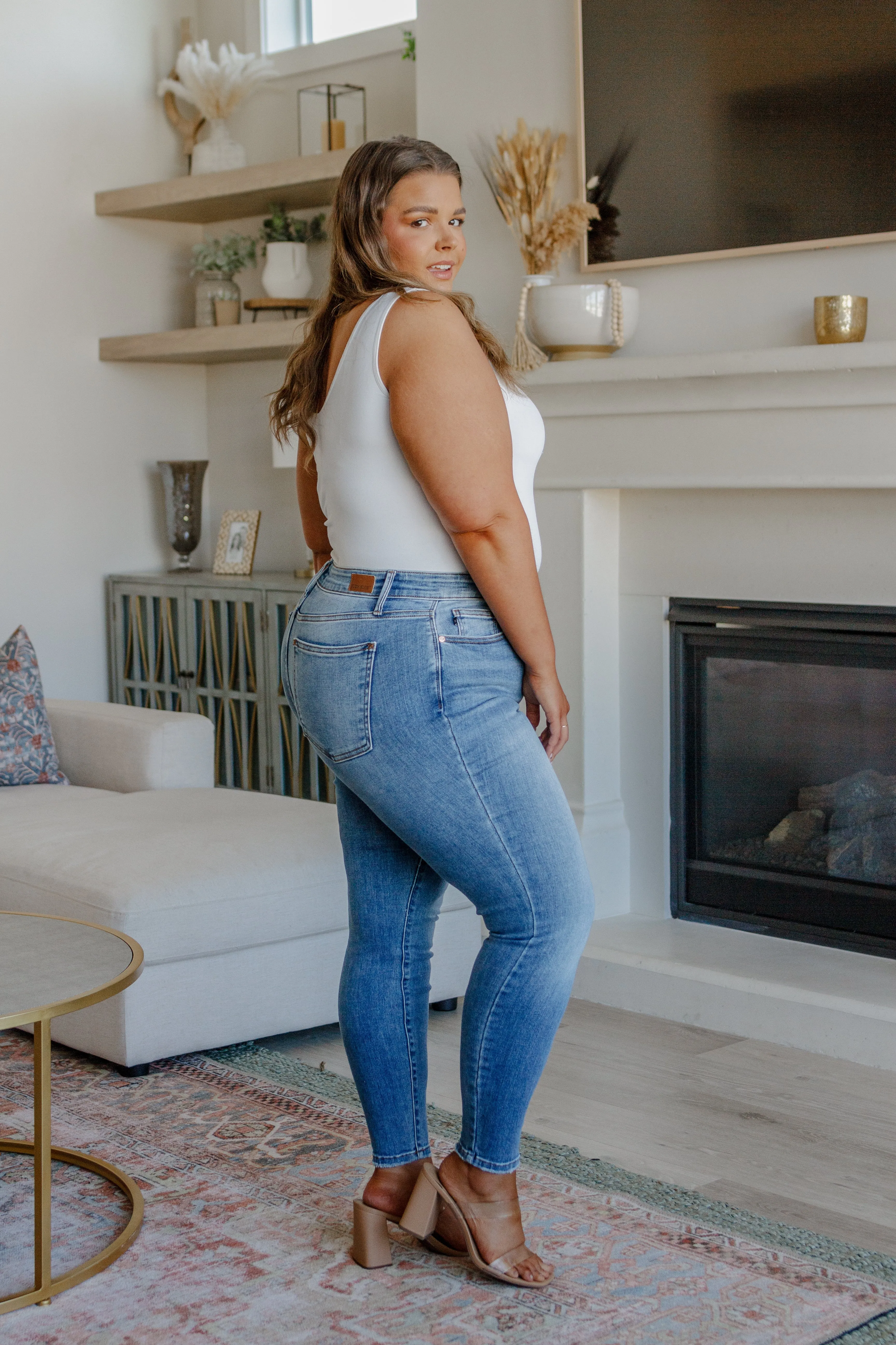 JUDY BLUE Catherine Mid Rise Vintage Skinny Jeans