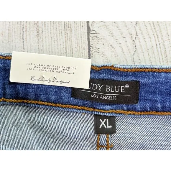 Judy Blue Mid-Rise Fray Hem Distressed Denim Shorts Size XL JB15280MD