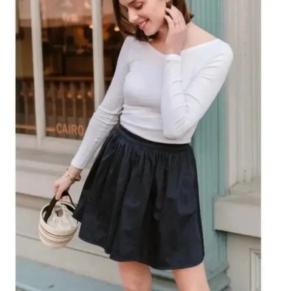 LAKE Navy High-Waisted Shorts‎ Culottes Size S
