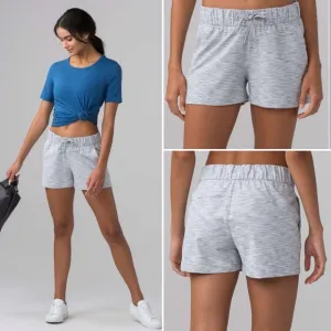 Lululemon On The Fly Short *2.5&quot; Wee Are From Space Ice Grey Alpine White 6