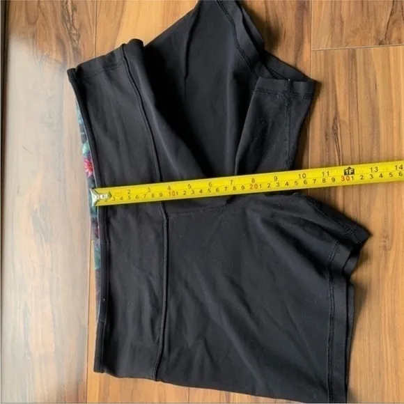 Lululemon reversible shorts 10
