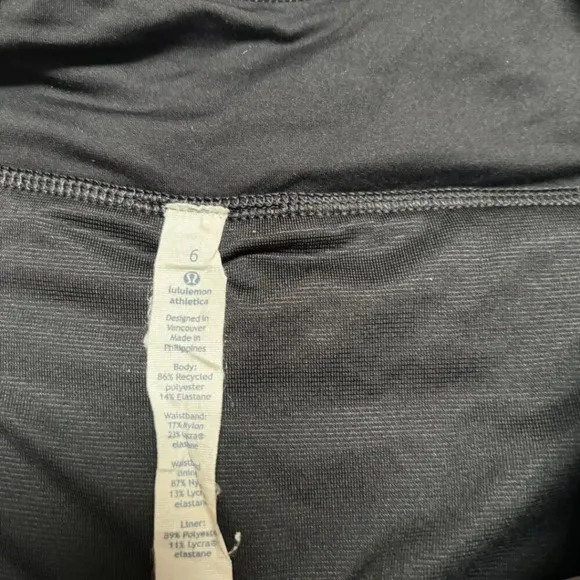 Lululemon Womens Speed Shorts Size 6 Manifesto Pinstripe Black White Rare