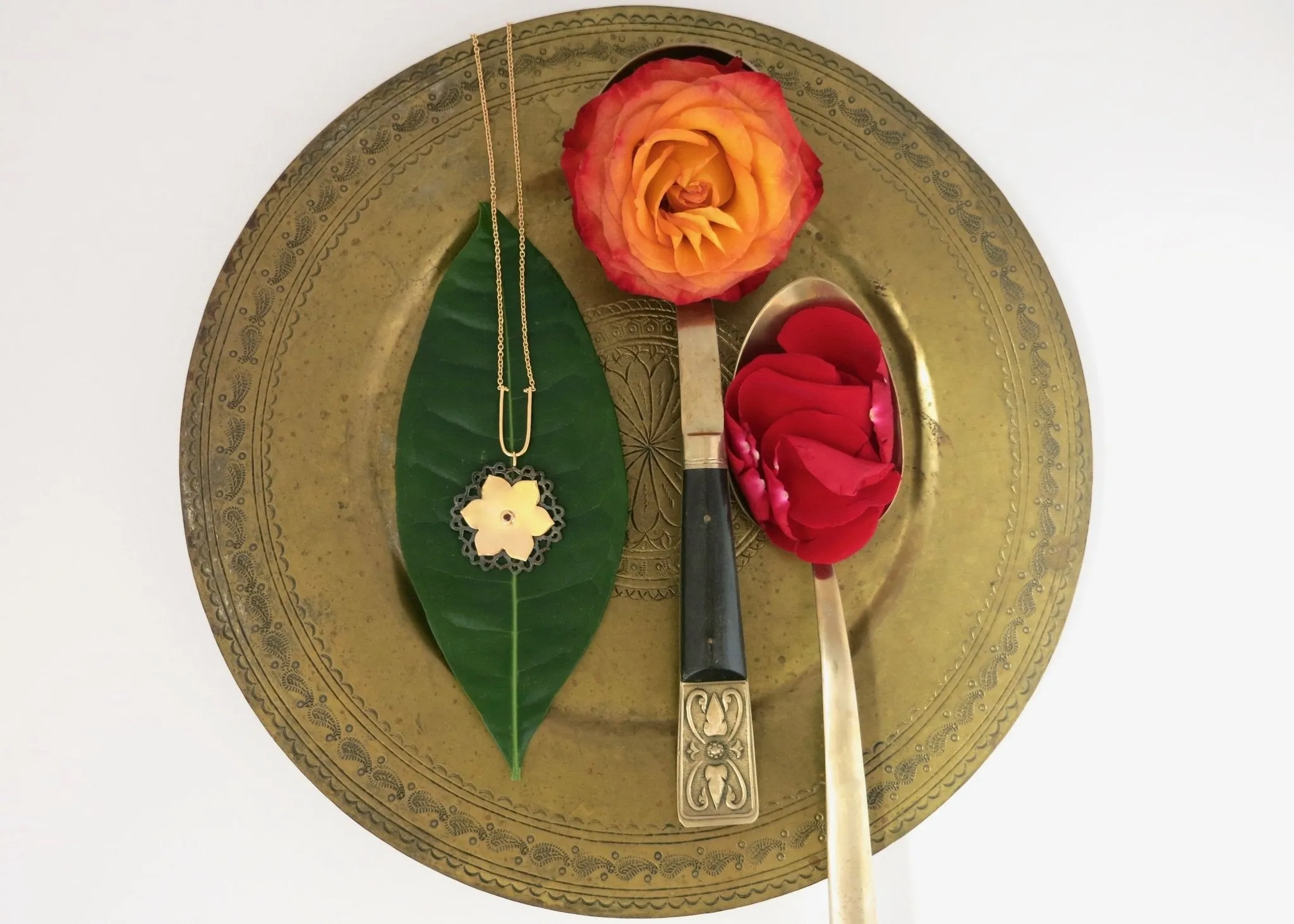 Magnificent, gold plated, dual-tone, Mughal lotus necklace