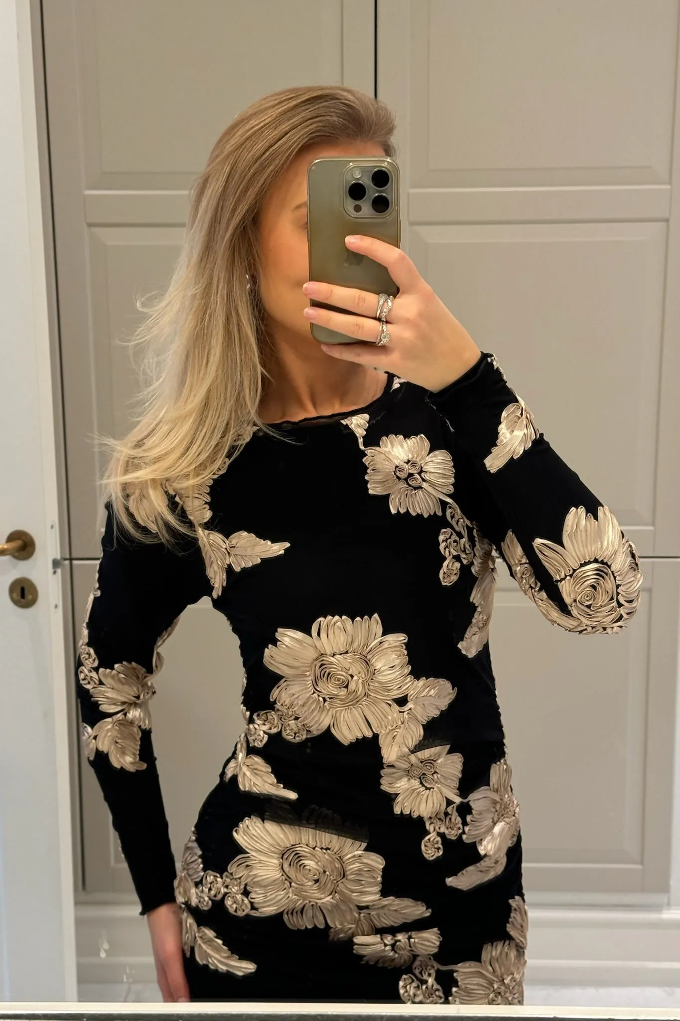 MajaIC Mesh Kjole - Sort Beige Blomst