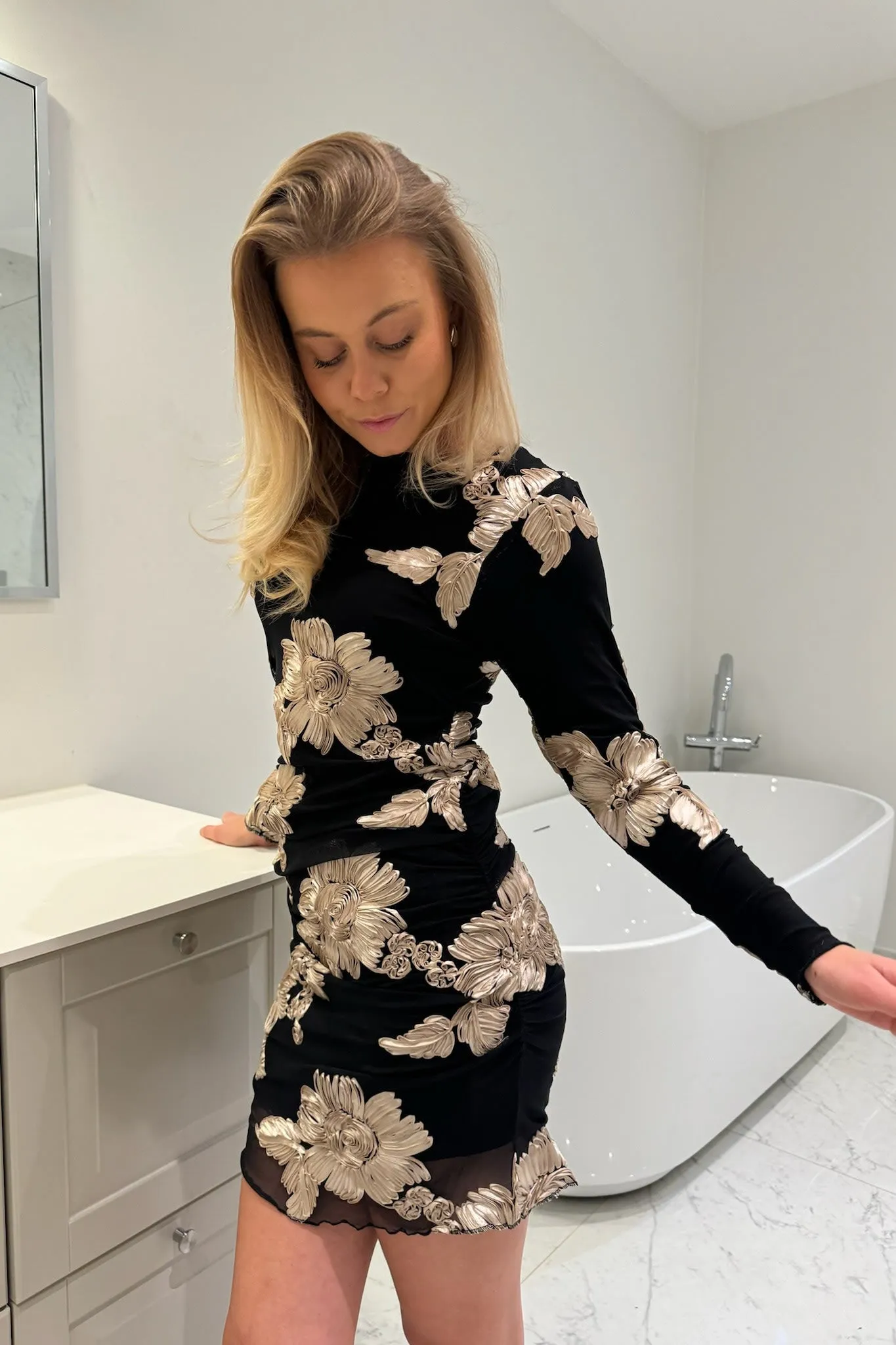 MajaIC Mesh Kjole - Sort Beige Blomst