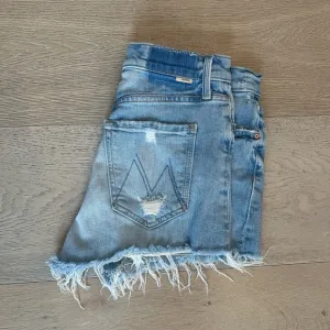 Mother Tom Cat Fray Jean Shorts