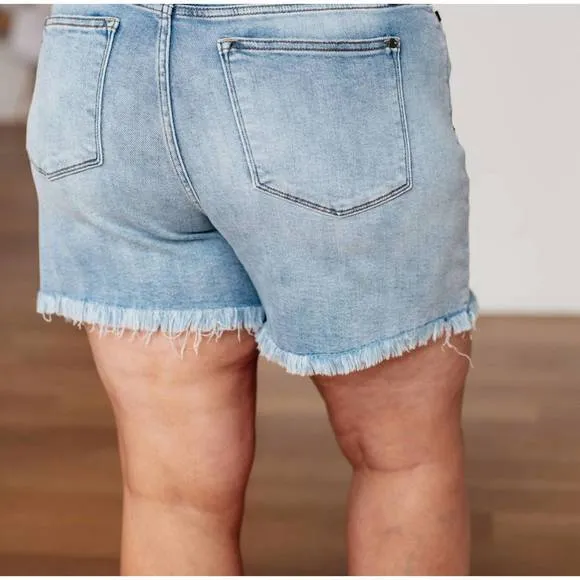 NEW JUDY BLUE high rise cutoff dad shorts in light wash