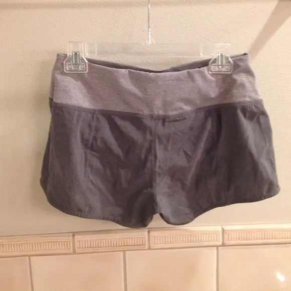 New Ragnar Race Brooks contrast dolphin split hem wide waistband athletic shorts