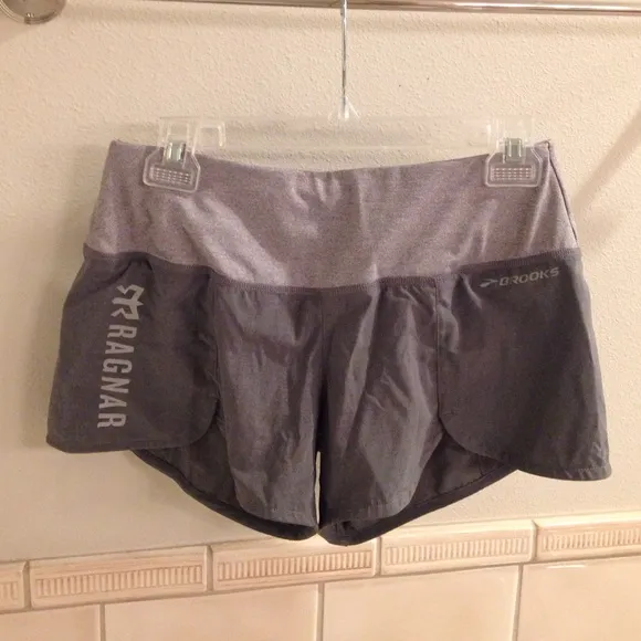 New Ragnar Race Brooks contrast dolphin split hem wide waistband athletic shorts