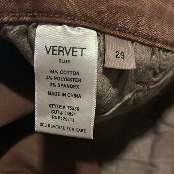 New Vervet High Rise Dark Mauve DistressedBootcut Jeans 29