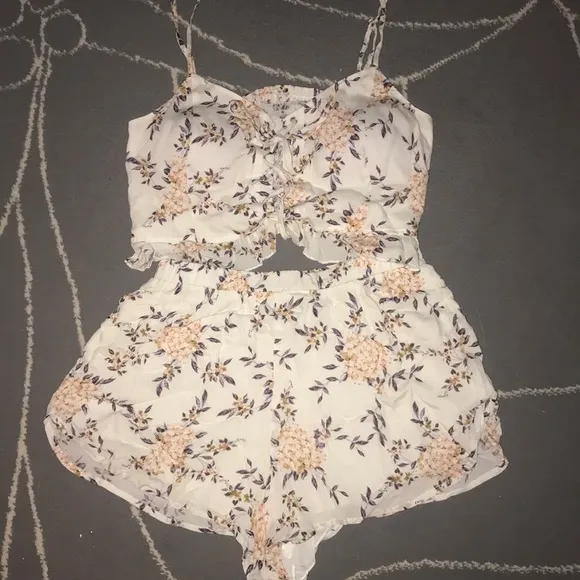 NWOT ⭐️ Planet Blue two piece shorts set