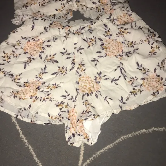NWOT ⭐️ Planet Blue two piece shorts set