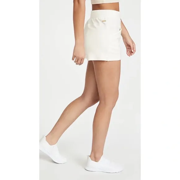 NWT $95 Alala Plie Short Size Small in Bone White Shorts Size Small