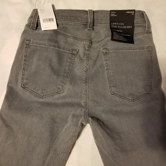 NWT J. Brand Jeans Neutral Size 26