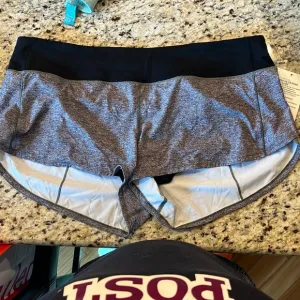 NWT size 14 lululemon speed up shorts