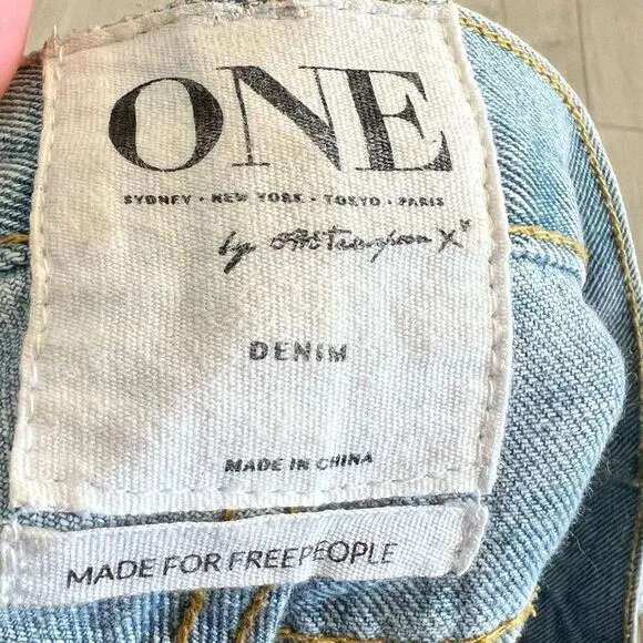 One Teaspoon denim shorts size 28