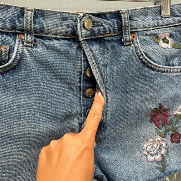 Reformation Jeans Charlie High Rise Jean Short in Fauna Embroidery 26