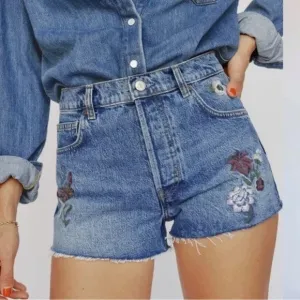 Reformation Jeans Charlie High Rise Jean Short in Fauna Embroidery 26