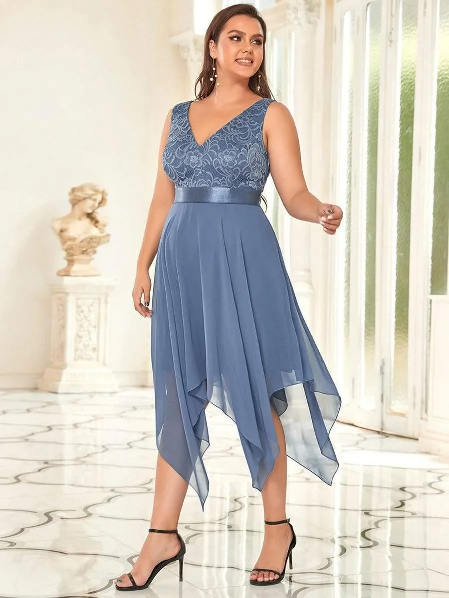 Robe de demoiselle d'honneur en dentelle et en mousseline de soie à col en V de grande taille