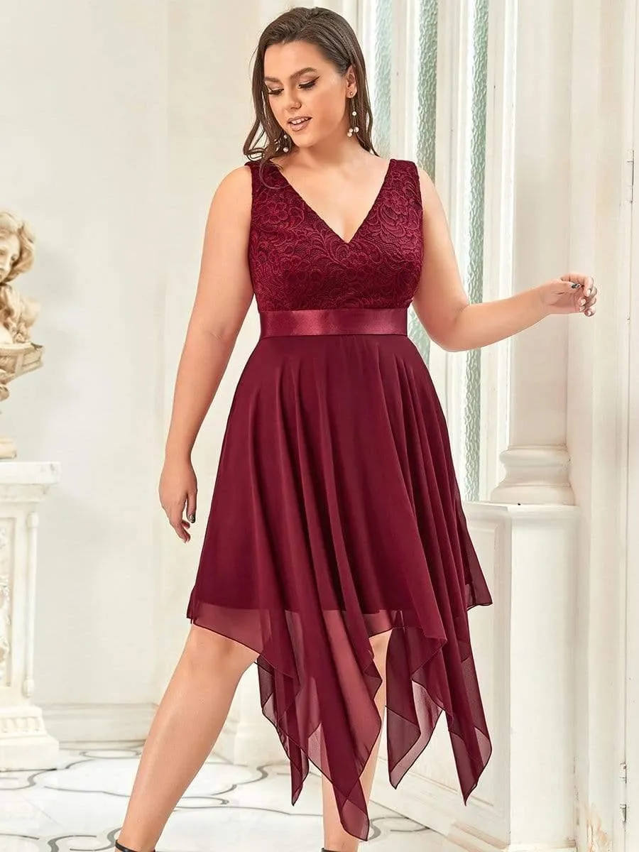 Robe de demoiselle d'honneur en dentelle et en mousseline de soie à col en V de grande taille